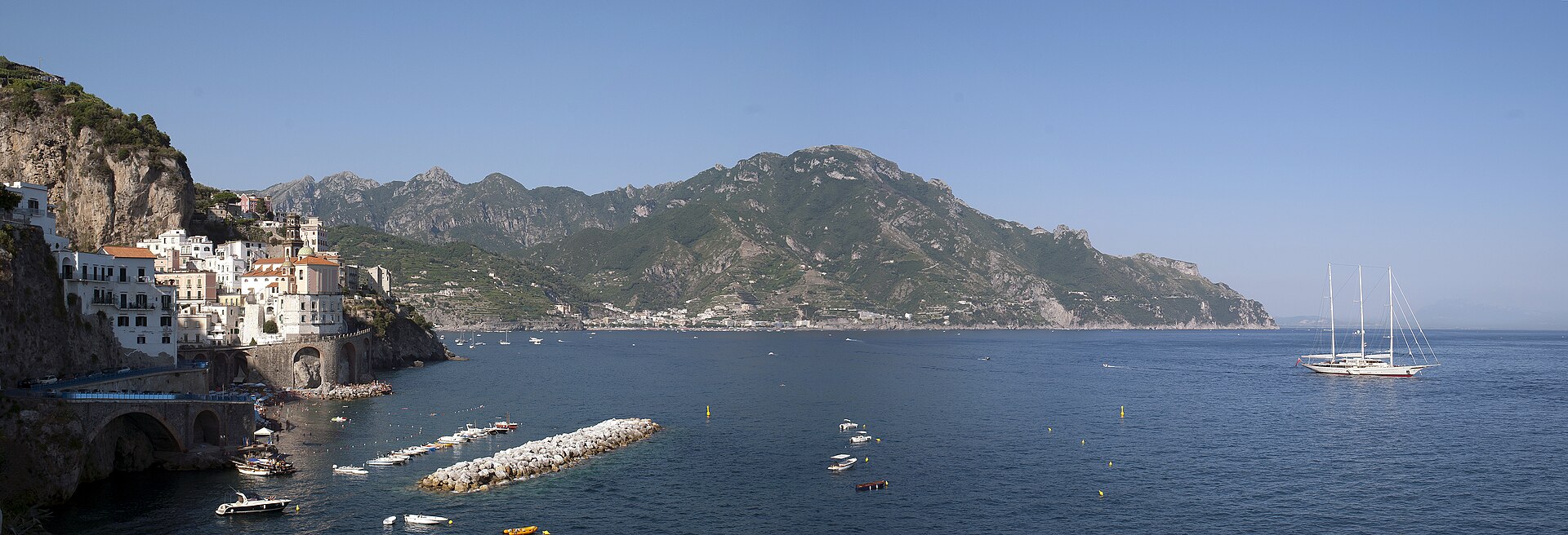 Faraglioni und Capri-Küste vom Meer